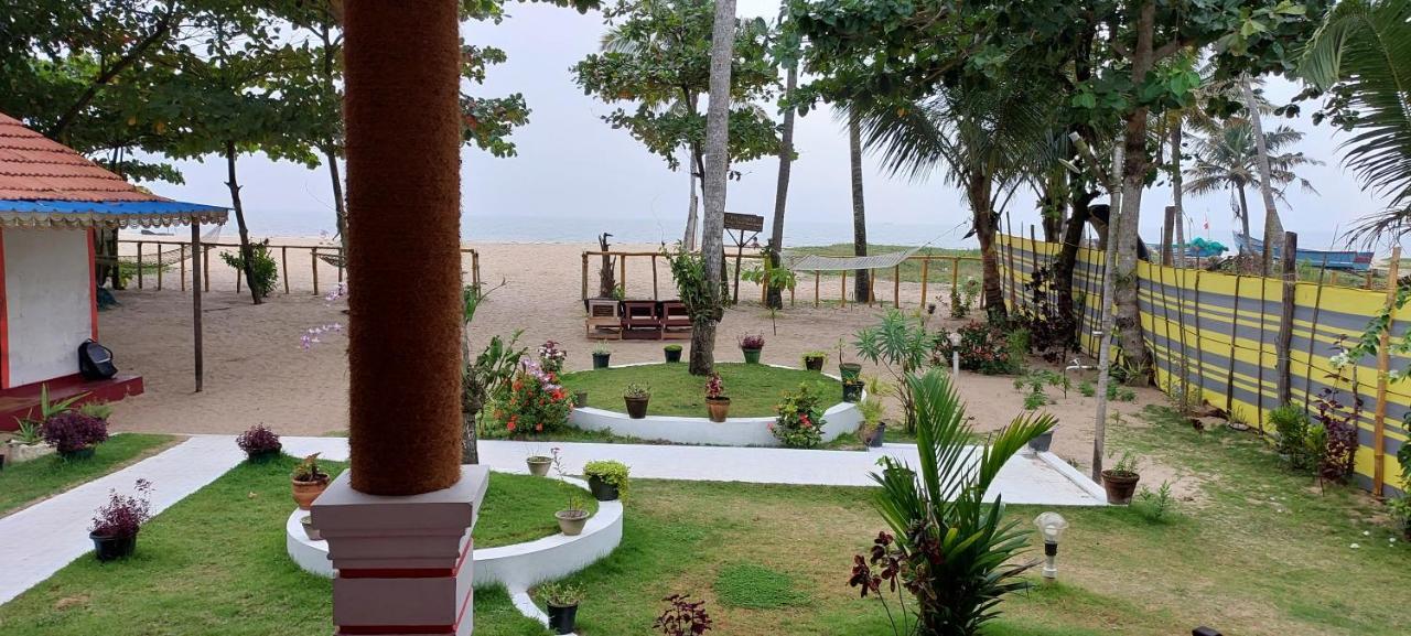 Marari Phoenix Beach Homestay Mararikulam Exteriör bild