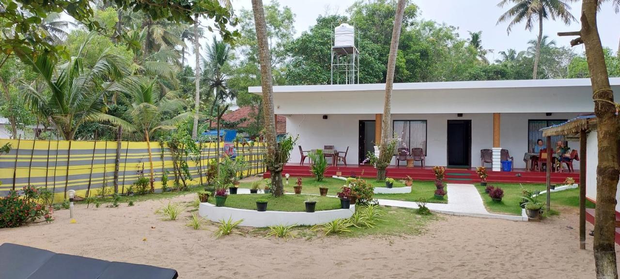 Marari Phoenix Beach Homestay Mararikulam Exteriör bild