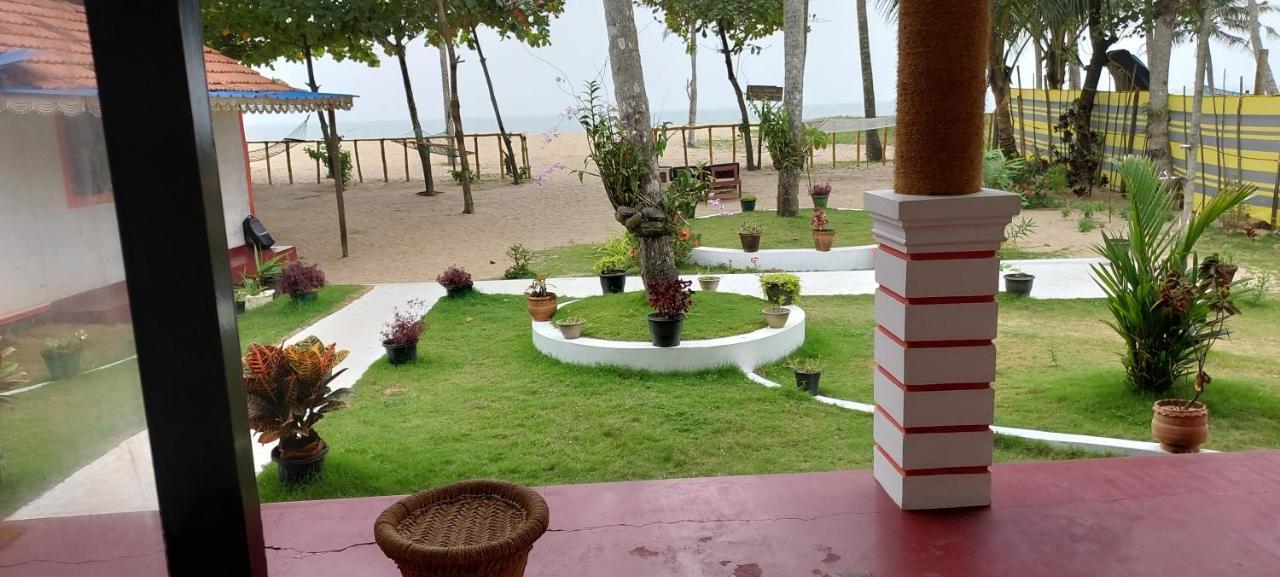 Marari Phoenix Beach Homestay Mararikulam Exteriör bild