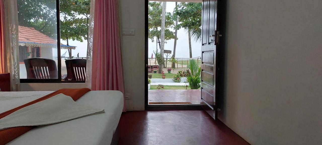 Marari Phoenix Beach Homestay Mararikulam Exteriör bild