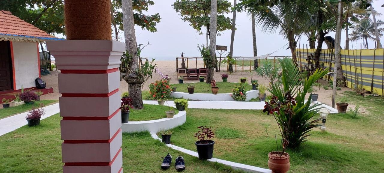Marari Phoenix Beach Homestay Mararikulam Exteriör bild
