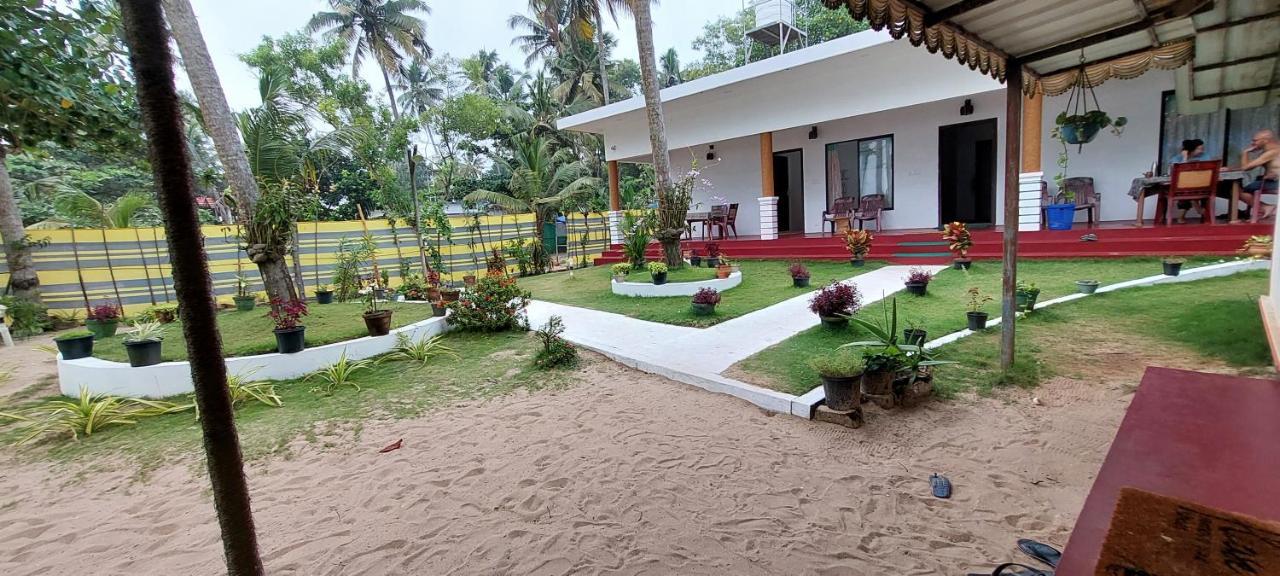 Marari Phoenix Beach Homestay Mararikulam Exteriör bild