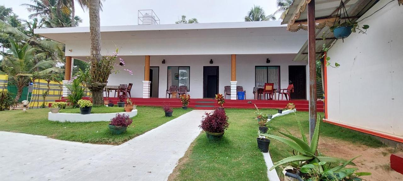 Marari Phoenix Beach Homestay Mararikulam Exteriör bild