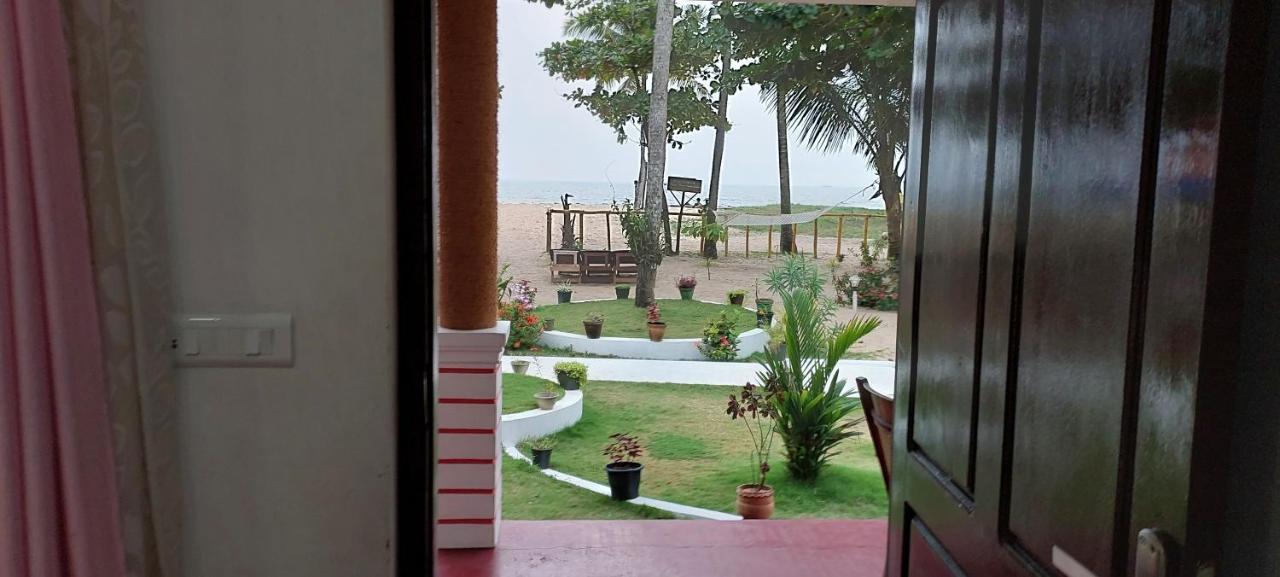 Marari Phoenix Beach Homestay Mararikulam Exteriör bild