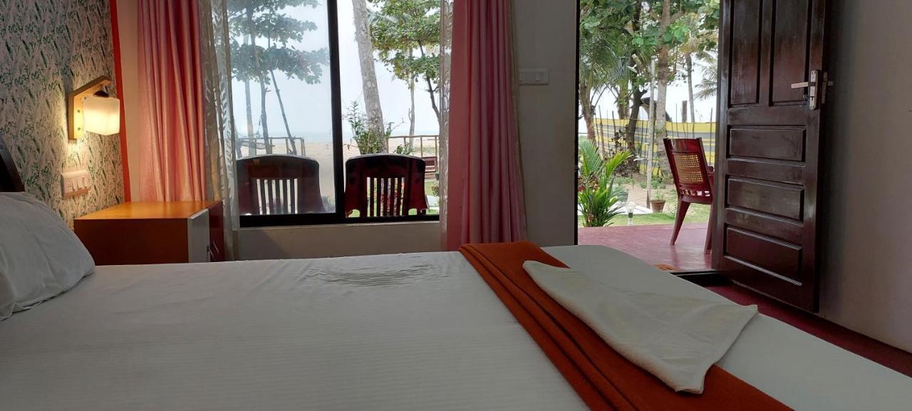 Marari Phoenix Beach Homestay Mararikulam Exteriör bild
