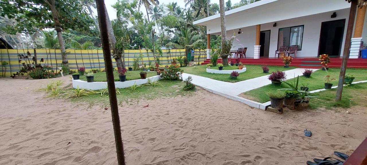 Marari Phoenix Beach Homestay Mararikulam Exteriör bild