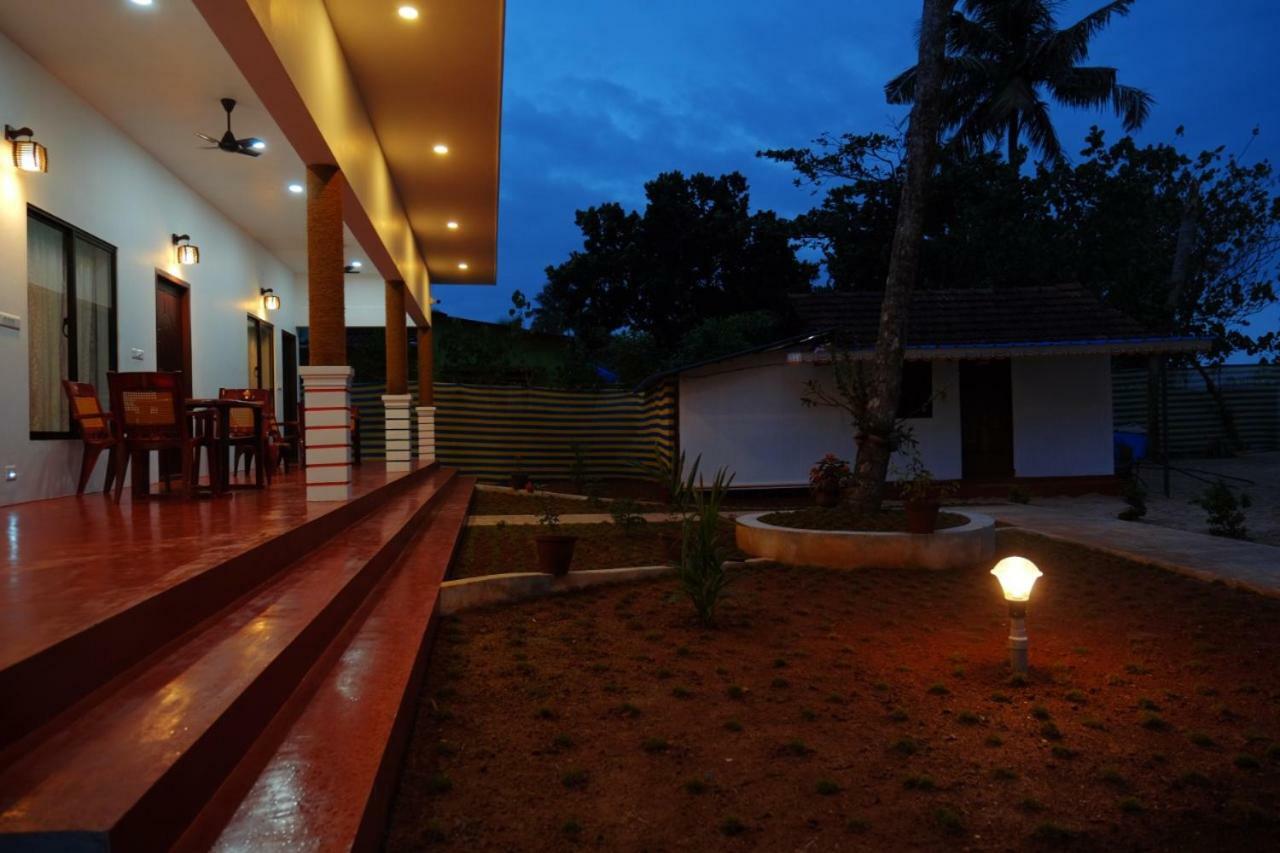 Marari Phoenix Beach Homestay Mararikulam Exteriör bild