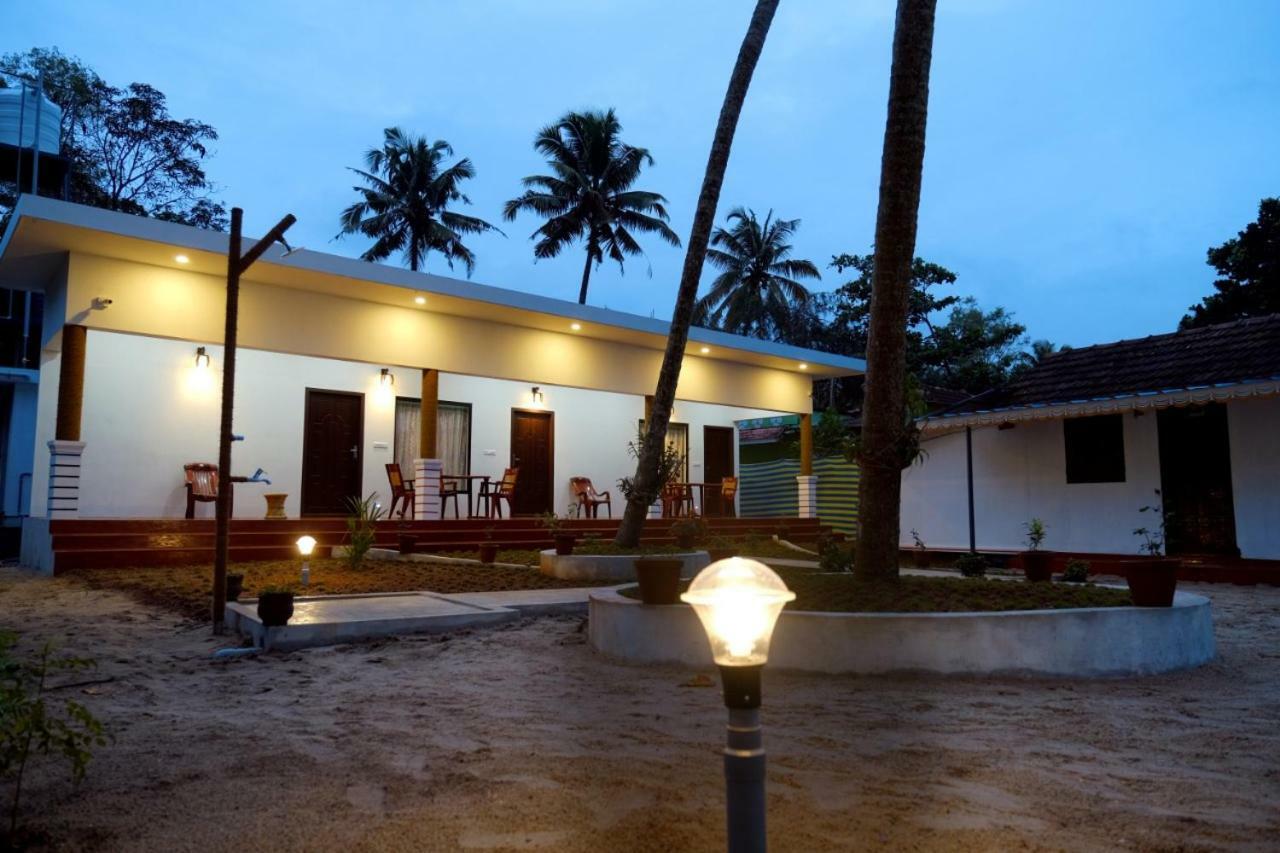 Marari Phoenix Beach Homestay Mararikulam Exteriör bild