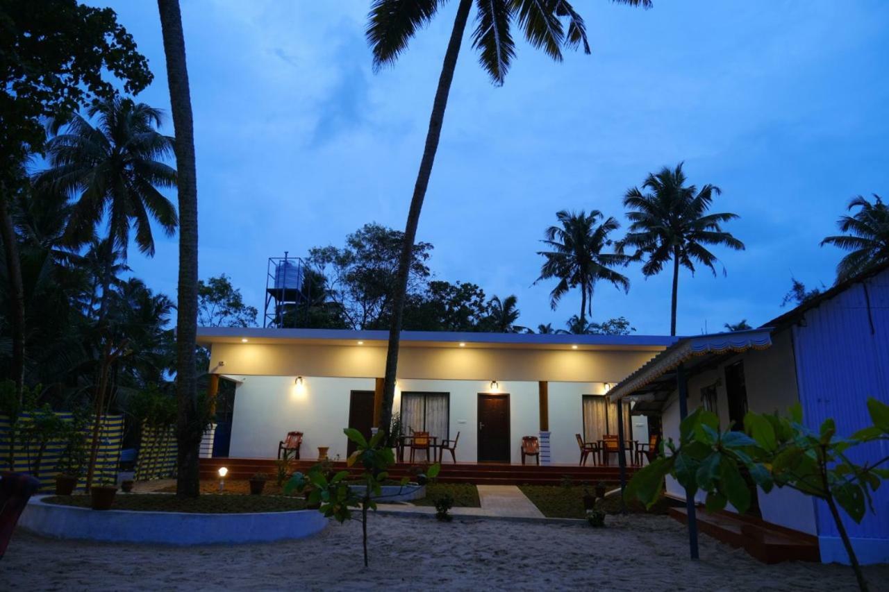 Marari Phoenix Beach Homestay Mararikulam Exteriör bild