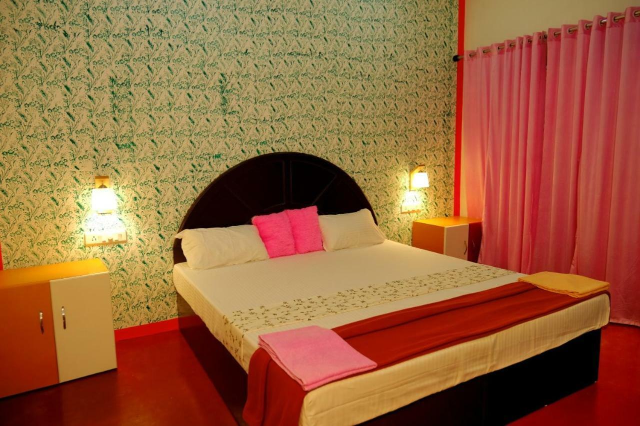 Marari Phoenix Beach Homestay Mararikulam Exteriör bild
